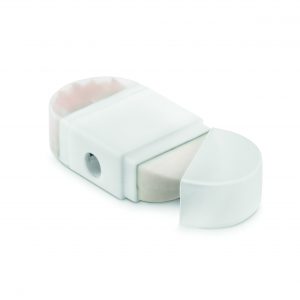 Taille-crayon et gomme.