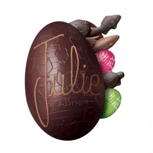 Oeuf en chocolat noir garni